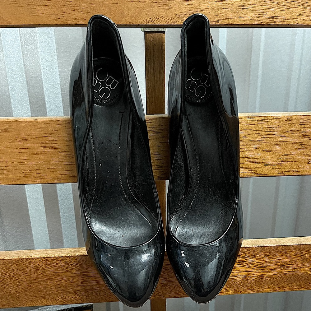➡️ BOGO ⬅️ 🖤 BCBG Black Patten Leather Heels